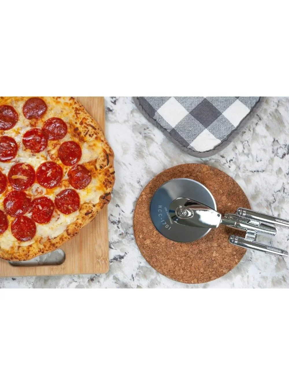 Starship Pizza Cutter - Unique Kitchen Utensil for Sci-Fi Fans, Fun Gift Idea